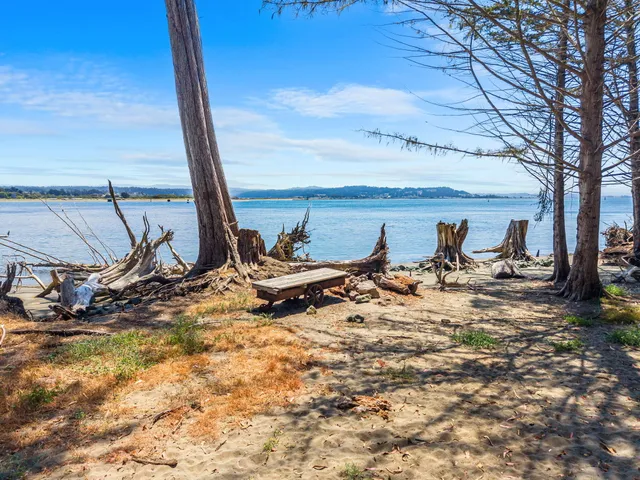 $1,575,000 | 865 New Navy Base Road, Samoa, CA 95564
