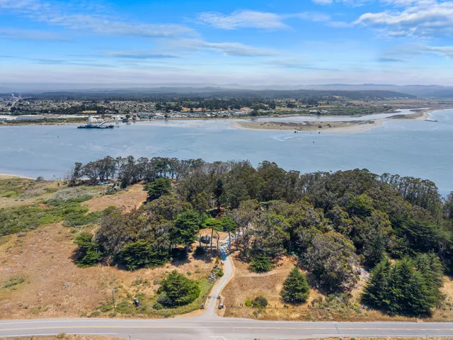 $1,575,000 | 865 New Navy Base Road, Samoa, CA 95564