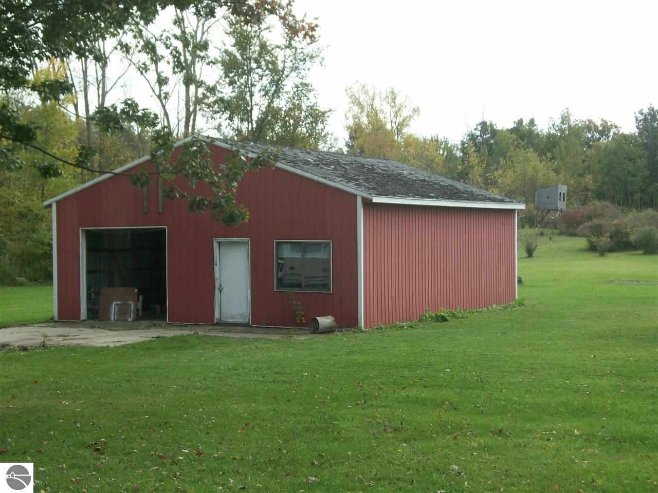 658 East Harrison Road Alma, MI 48801 - Photo 9 of 15 1791201-8.JPG