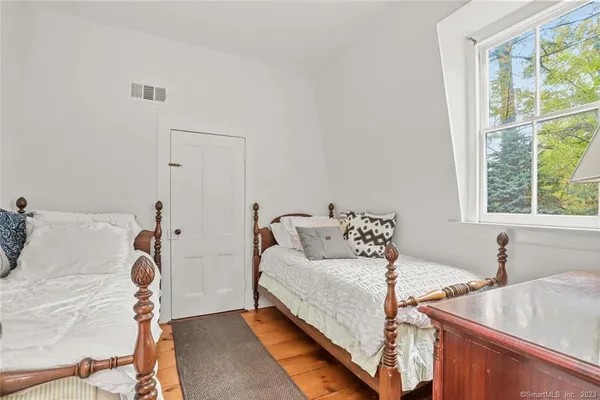 $6,000 | 49 Hollow Tree Ridge Road, Darien, CT 06820