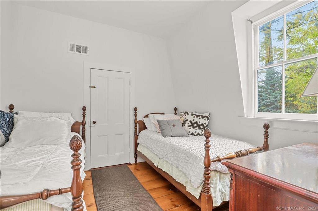 49 Hollow Tree Ridge Road Darien, CT 06820 - Photo 10 of 25 #49 - BR 1