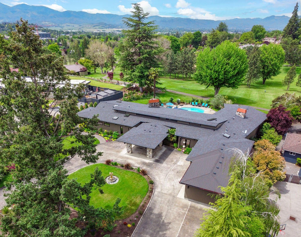 124 South Foothill Road Medford, OR 97504 - Photo 8 of 77 SF(8)