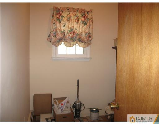 535 Chestnut Street Middlesex, NJ 08846 - Photo 12 of 15 Gallery Image 12