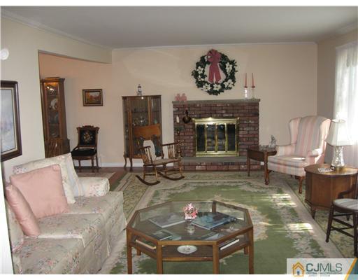 535 Chestnut Street Middlesex, NJ 08846 - Photo 6 of 15 Gallery Image 6
