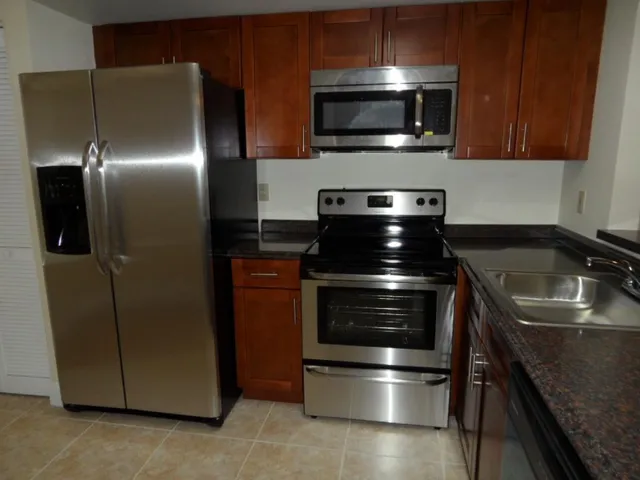 $2,100 | 3884 Northwest 90th Avenue, Unit 3884, Fort Lauderdale, FL 33351