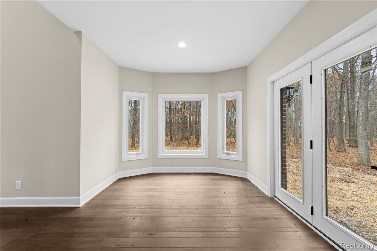 19297 Hickory Ridge Road Fenton, MI 48430 - Photo 15 of 52 19297 Hickory Ridge Rd