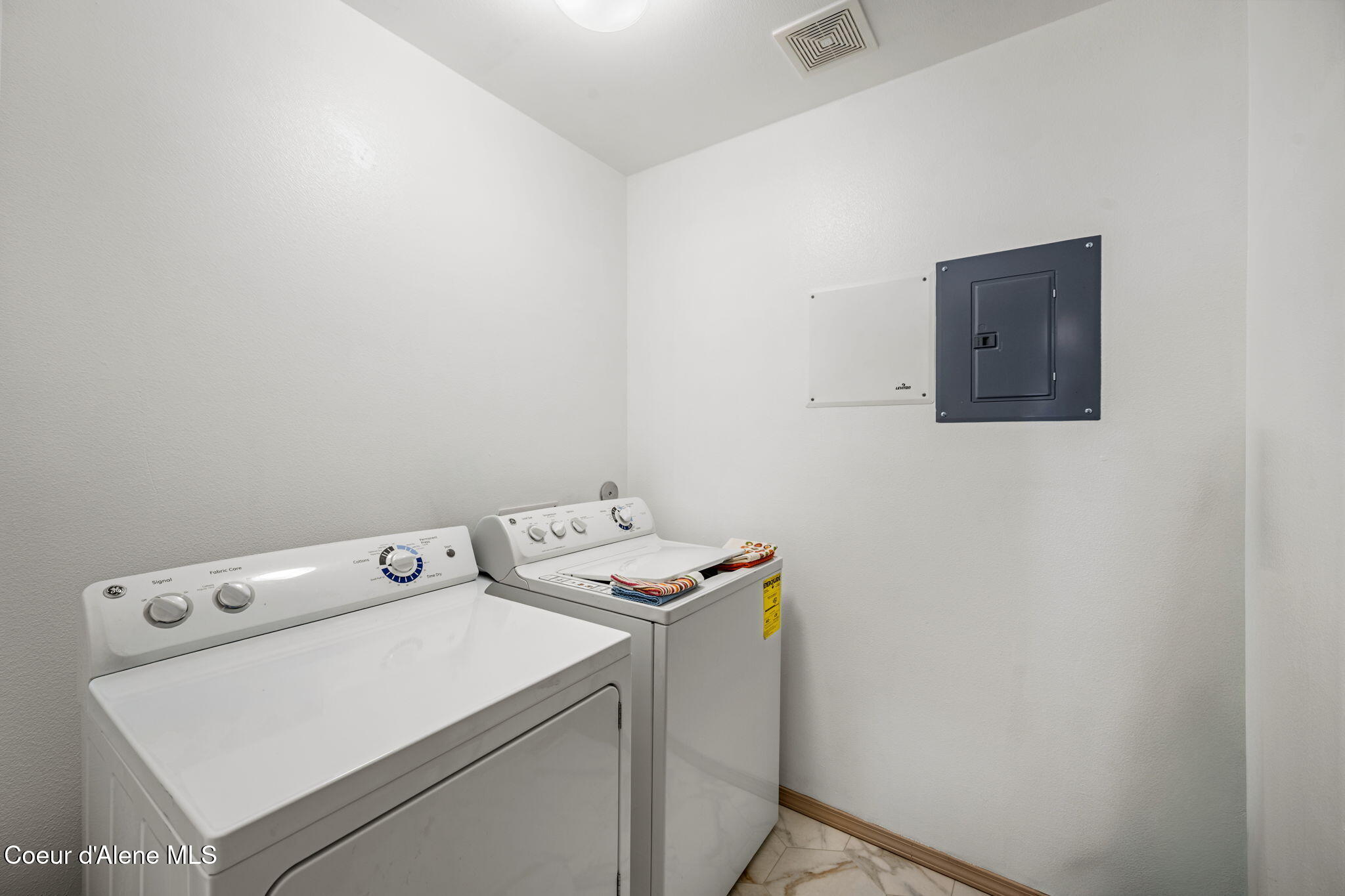 3675 Scotchpine Lane, Unit 1 Coeur D'Alene, ID 83815 - Photo 18 of 34 26-web-or-mls-DSC_5505