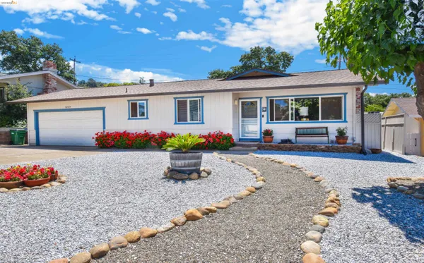 a front view of house with yard