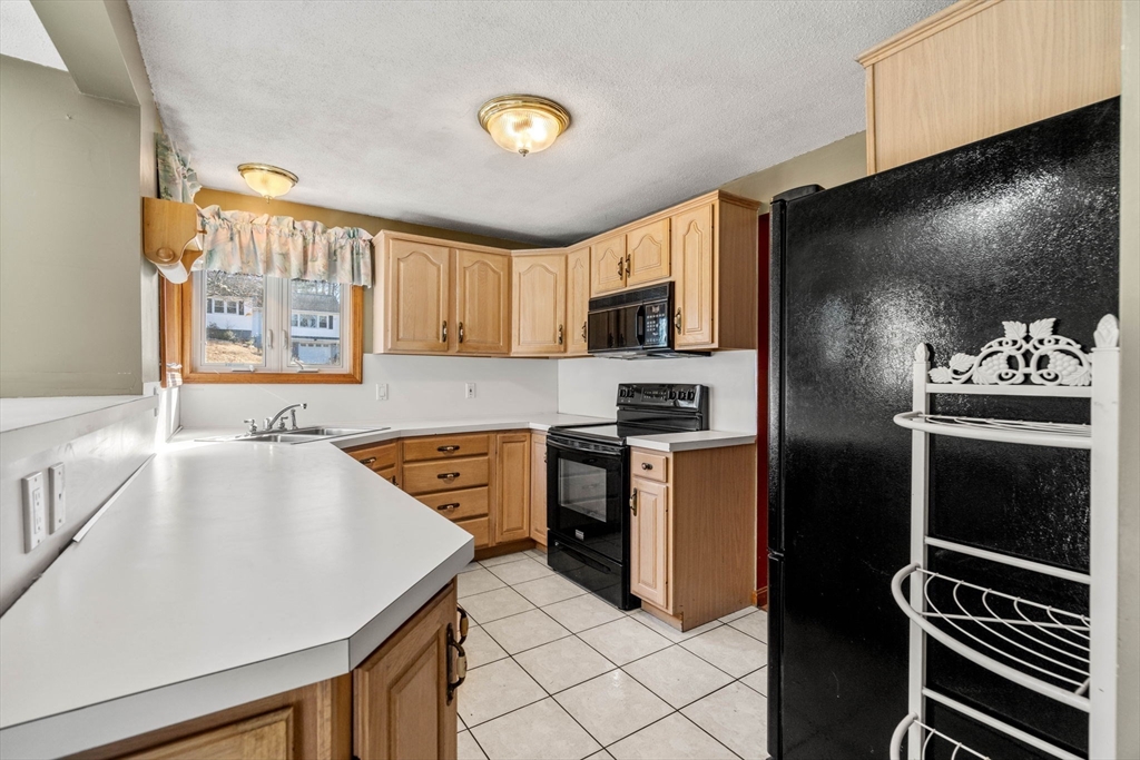 114 East Gooseberry Road West Springfield, MA 01089 - Photo 8 of 35 Gallery Image 8