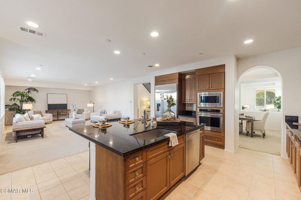 7020 Highgrove Place Moorpark, CA 93021 - Photo 21 of 59