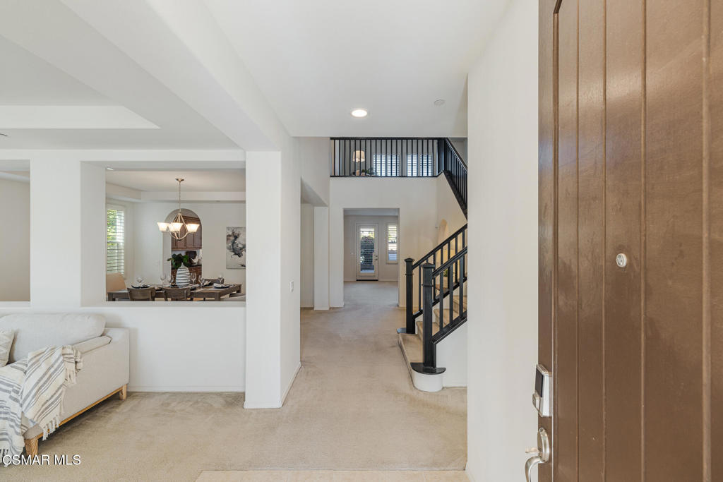 7020 Highgrove Place Moorpark, CA 93021 - Photo 5 of 59