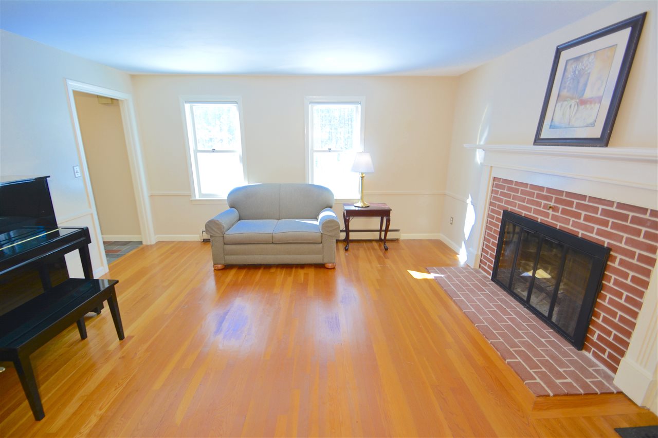 154 Rideout Road Hollis, NH 03049 - Photo 8 of 28