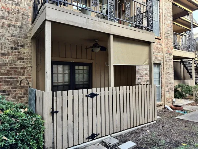$2,000 | 4347 Bellaire Drive South, Unit 132S, Fort Worth, TX 76109