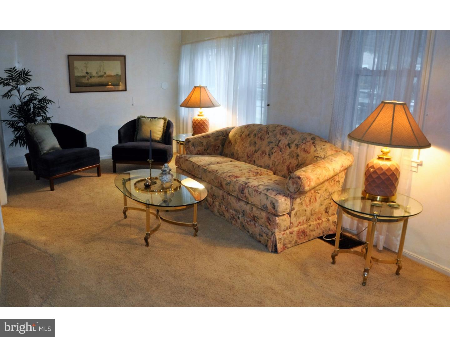 307 Ryanard Road Wallingford, PA 19086 - Photo 11 of 25 Living Room