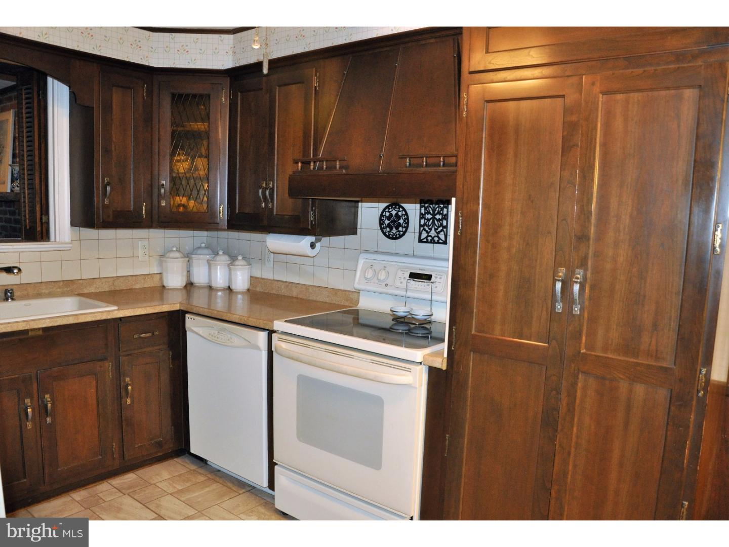307 Ryanard Road Wallingford, PA 19086 - Photo 7 of 25 Kitchen
