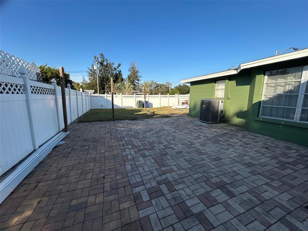 2920 McIntosh Road Sarasota, FL 34232 - Photo 11 of 13