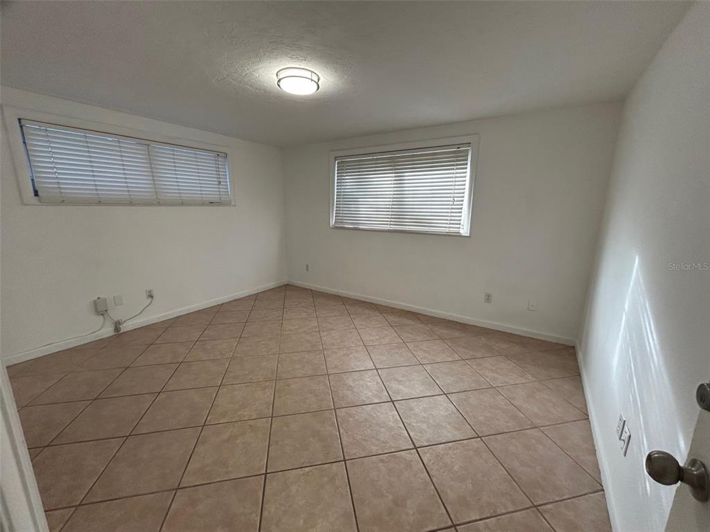 2920 McIntosh Road Sarasota, FL 34232 - Photo 8 of 13