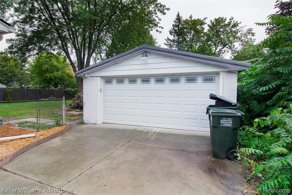 2621 Longview Avenue Rochester Hills, MI 48307 - Photo 18 of 19