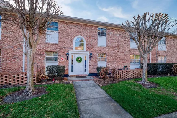 $225,000 | 4388 Lake Underhill Road, Unit 21C2, Orlando, FL 32803