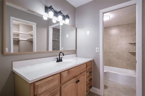 $225,000 | 4388 Lake Underhill Road, Unit 21C2, Orlando, FL 32803