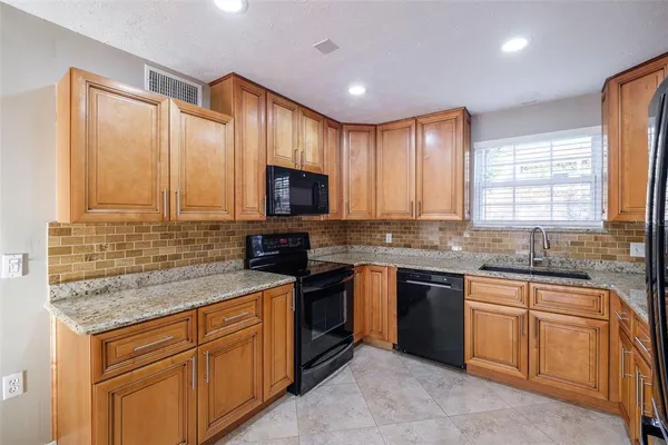 $225,000 | 4388 Lake Underhill Road, Unit 21C2, Orlando, FL 32803