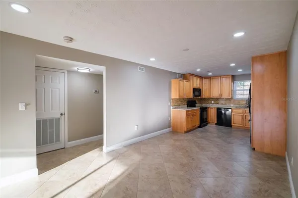 $225,000 | 4388 Lake Underhill Road, Unit 21C2, Orlando, FL 32803