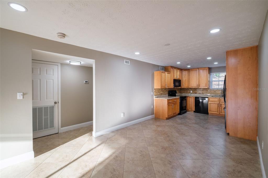 4388 Lake Underhill Road, Unit 21C2 Orlando, FL 32803 - Photo 9 of 31