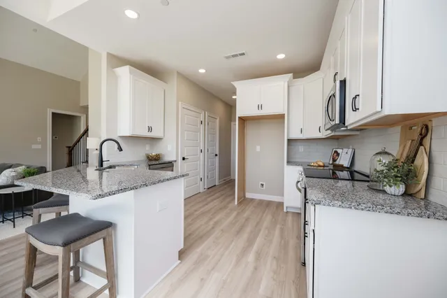 $446,500 | 3407 Stonehorn Drive, Bell Buckle, TN 37020