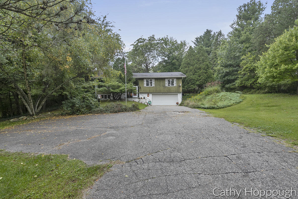 727 Prairie Creek Road Ionia, MI 48846 - Photo 3 of 35 IMG_1002