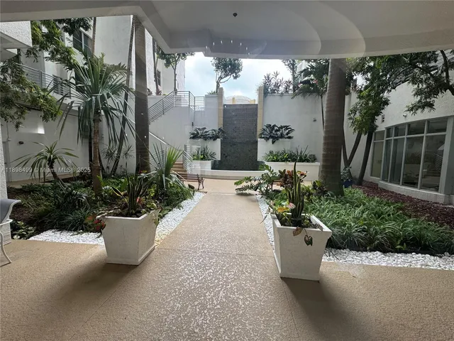 $495,000 | Royal Poinciana, Hollywood, FL 33020