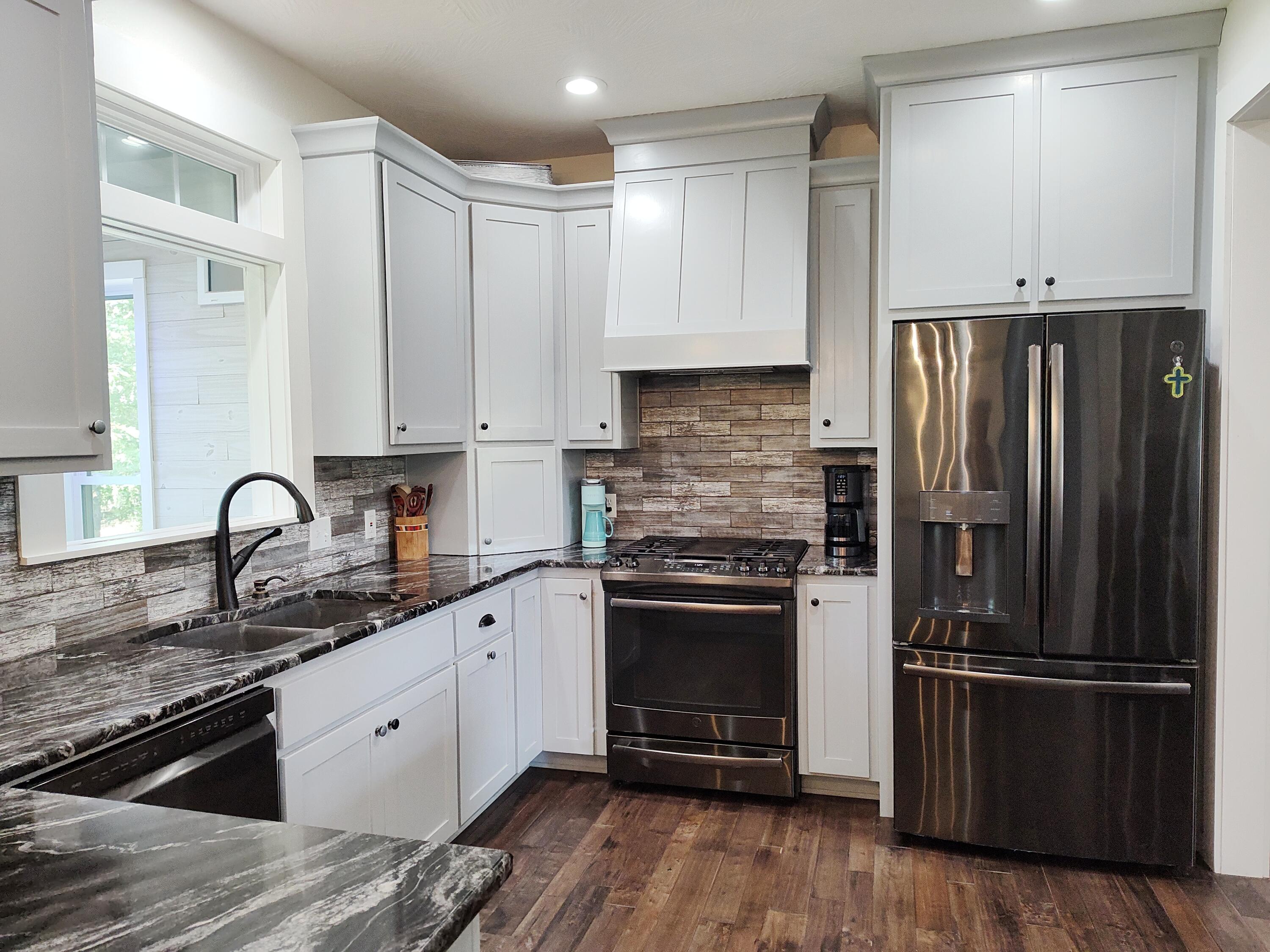 2373 East 540th Road Buffalo, MO 65622 - Photo 13 of 67 Kitchen with all appliances