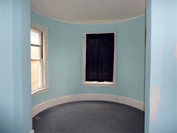 385 Maple Street Springfield, MA 01105 - Photo 5 of 19 Gallery Image 5