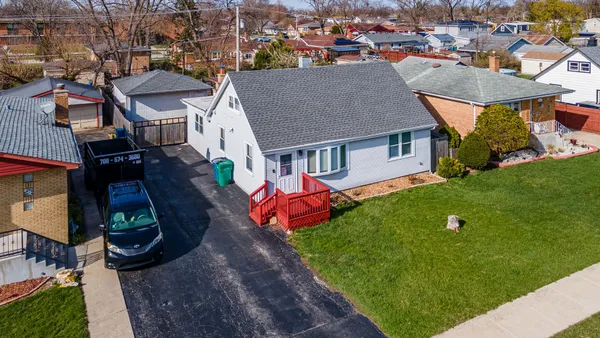 $310,000 | 5852 81st Place, Burbank, IL 60459