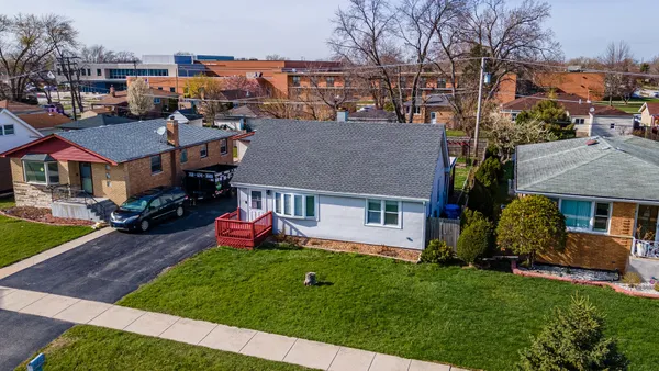 $310,000 | 5852 81st Place, Burbank, IL 60459