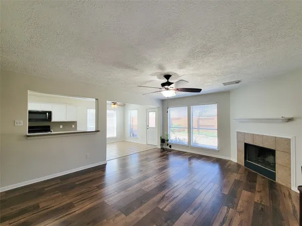 $330,000 | 4112 Seminole Drive, Pearland, TX 77584