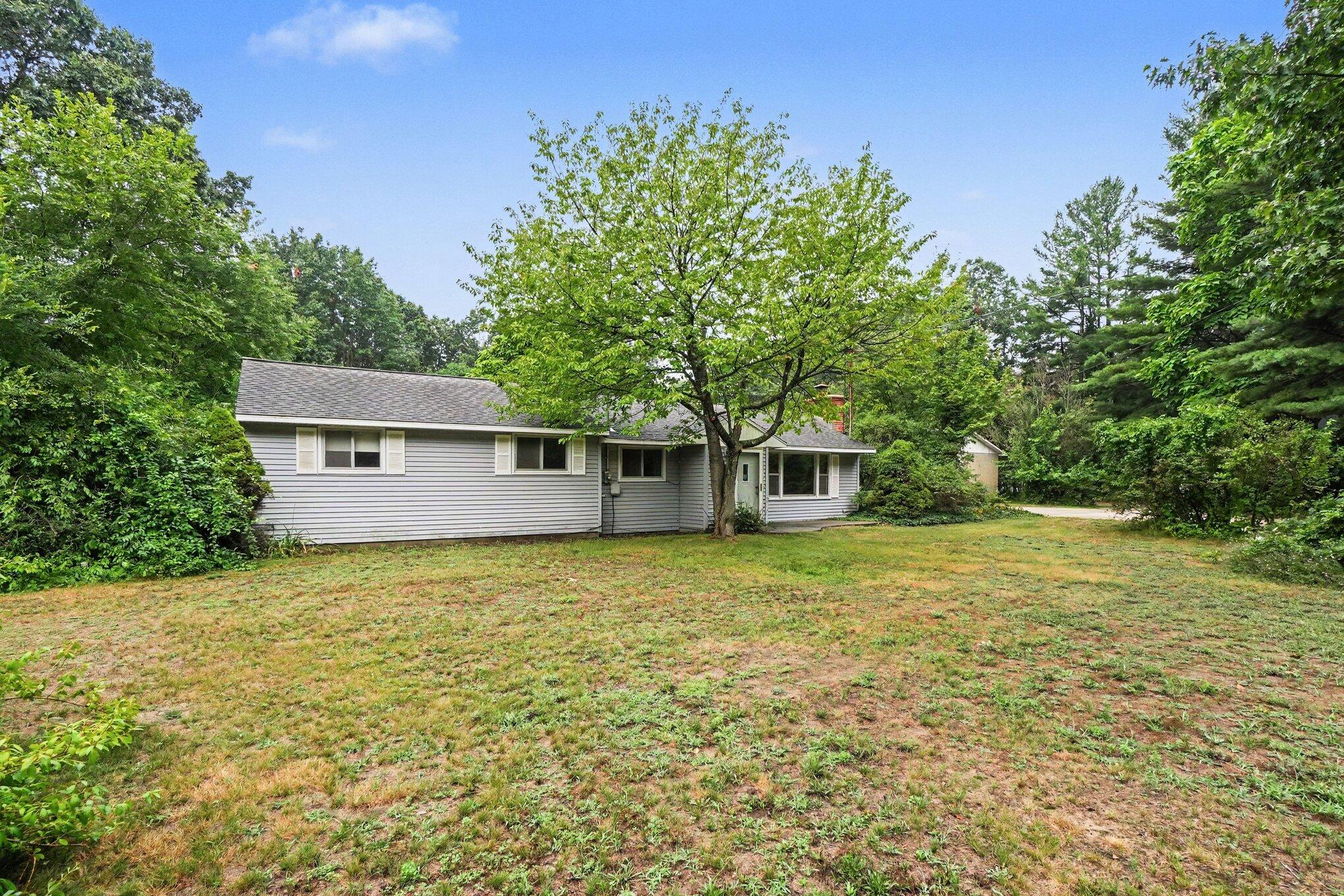 2325 Judson Road Spring Lake, MI 49456 - Photo 4 of 38 004_file_1361