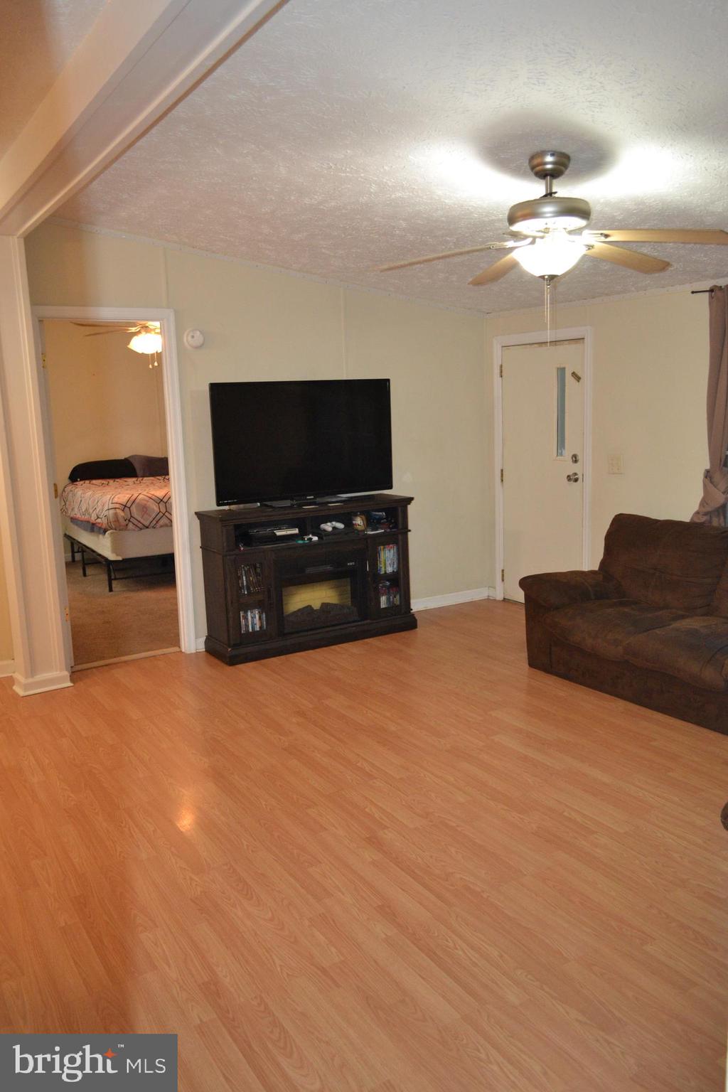 440 Goodwin Store Road Louisa, VA 23093 - Photo 6 of 19 Living Room