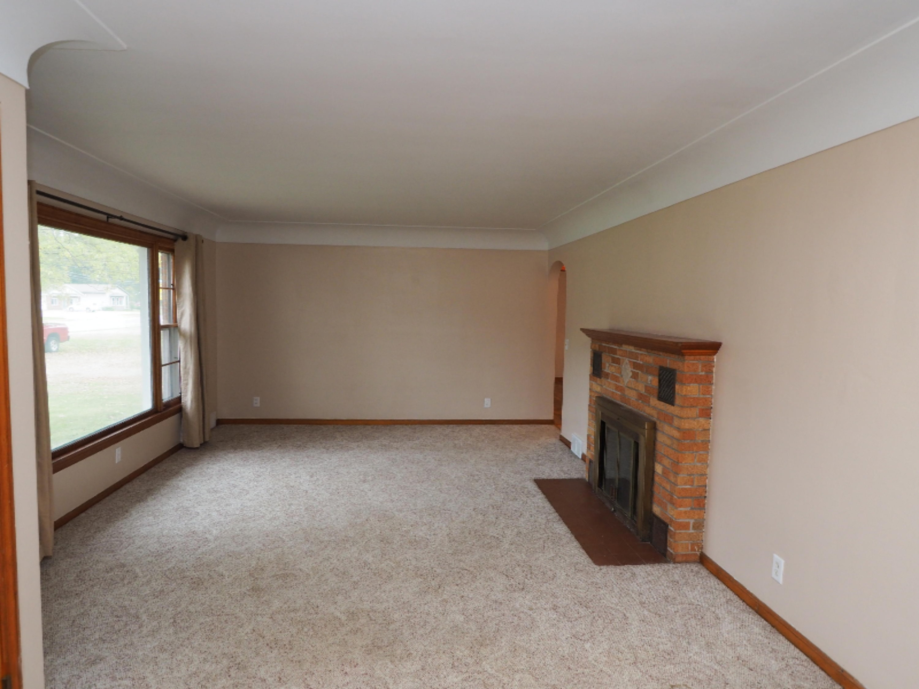 1544 Holton Road Muskegon, MI 49445 - Photo 2 of 16 P1010017