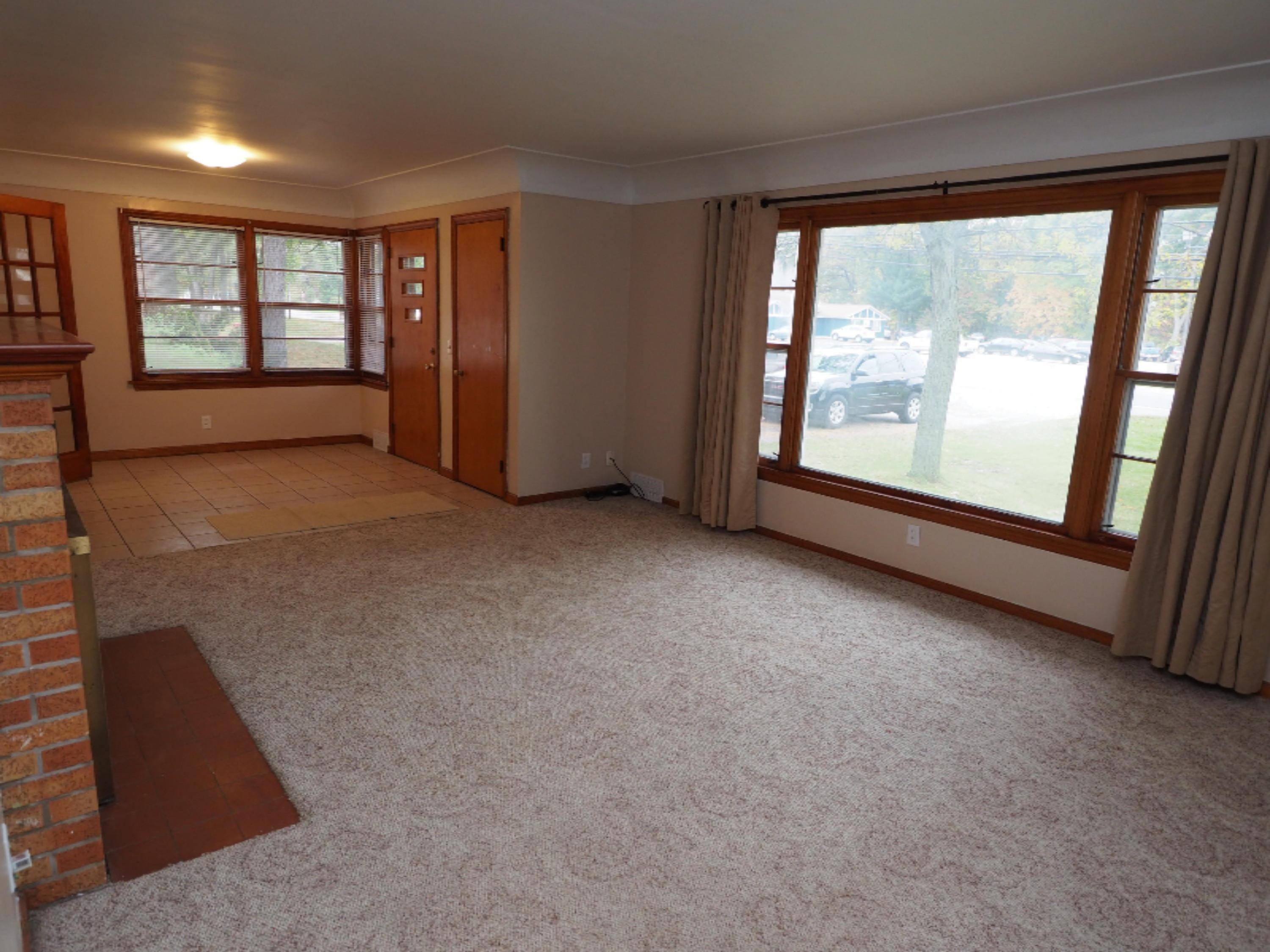 1544 Holton Road Muskegon, MI 49445 - Photo 3 of 16 P1010019