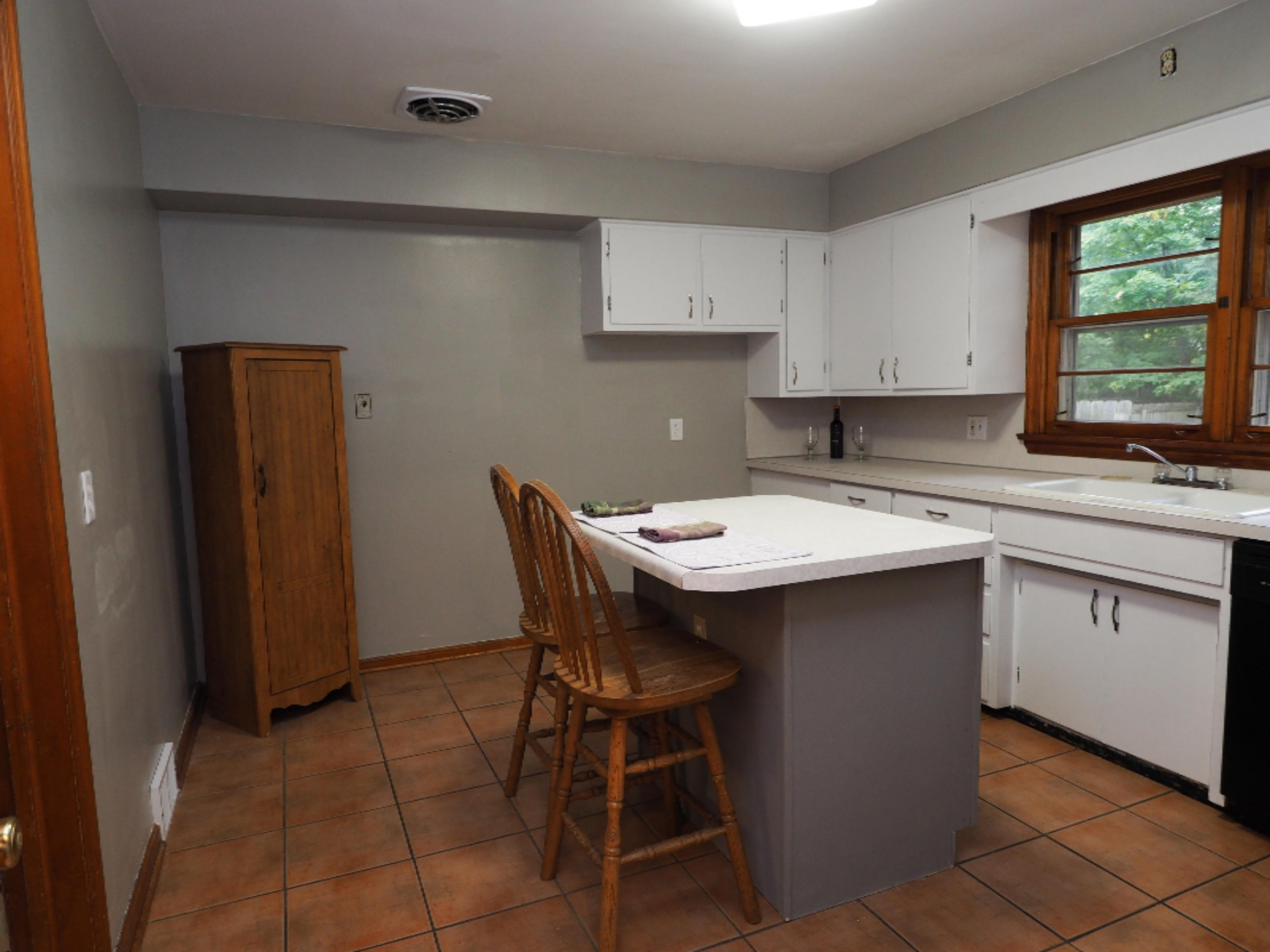 1544 Holton Road Muskegon, MI 49445 - Photo 7 of 16 P1010028