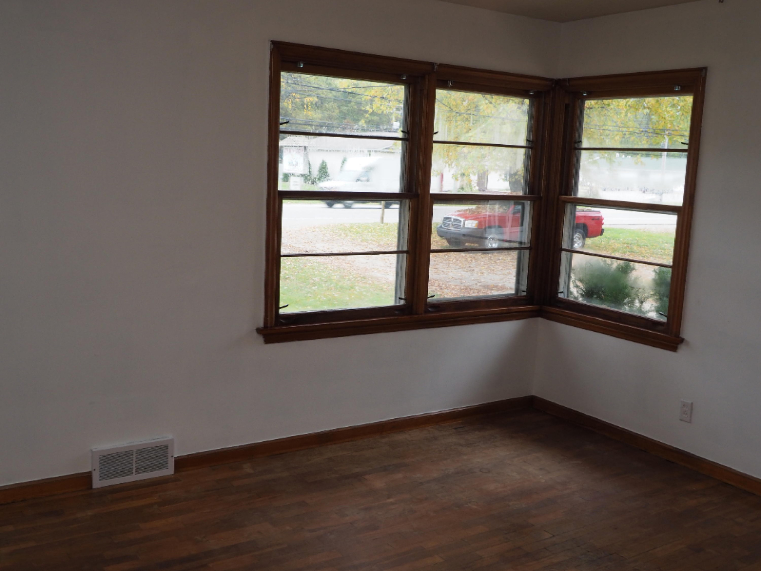 1544 Holton Road Muskegon, MI 49445 - Photo 8 of 16 P1010002