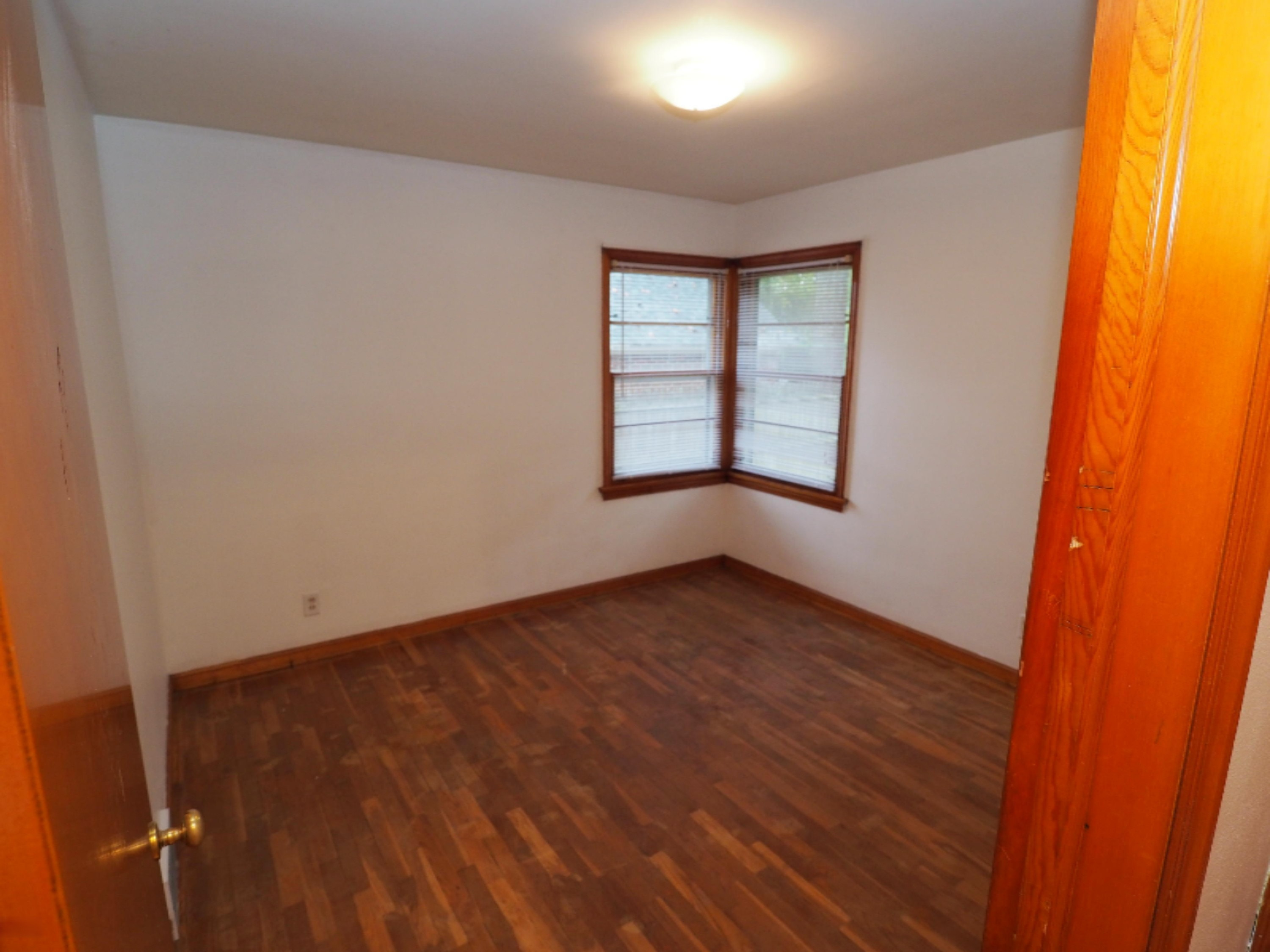 1544 Holton Road Muskegon, MI 49445 - Photo 9 of 16 P1010007
