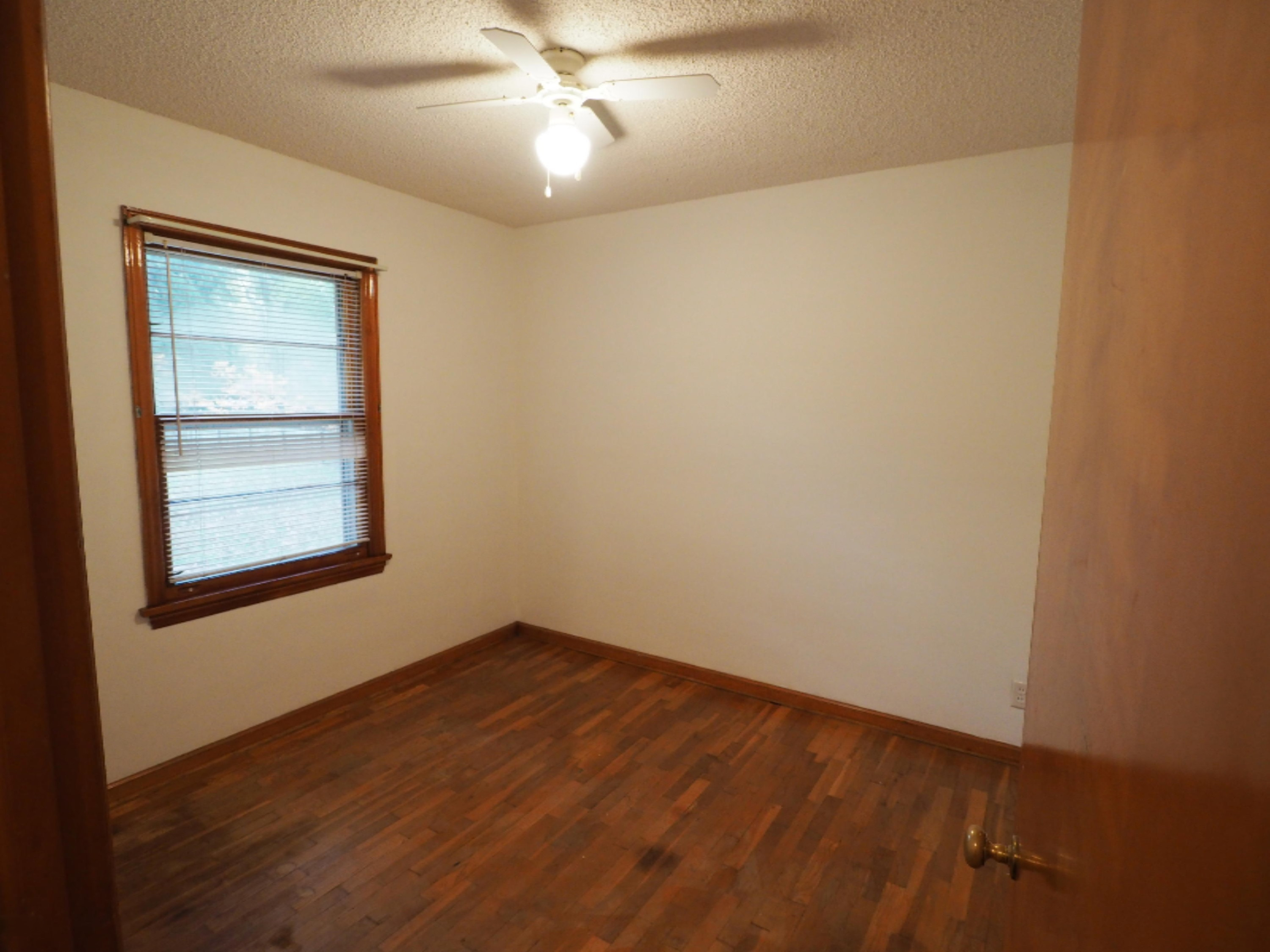 1544 Holton Road Muskegon, MI 49445 - Photo 10 of 16 P1010013