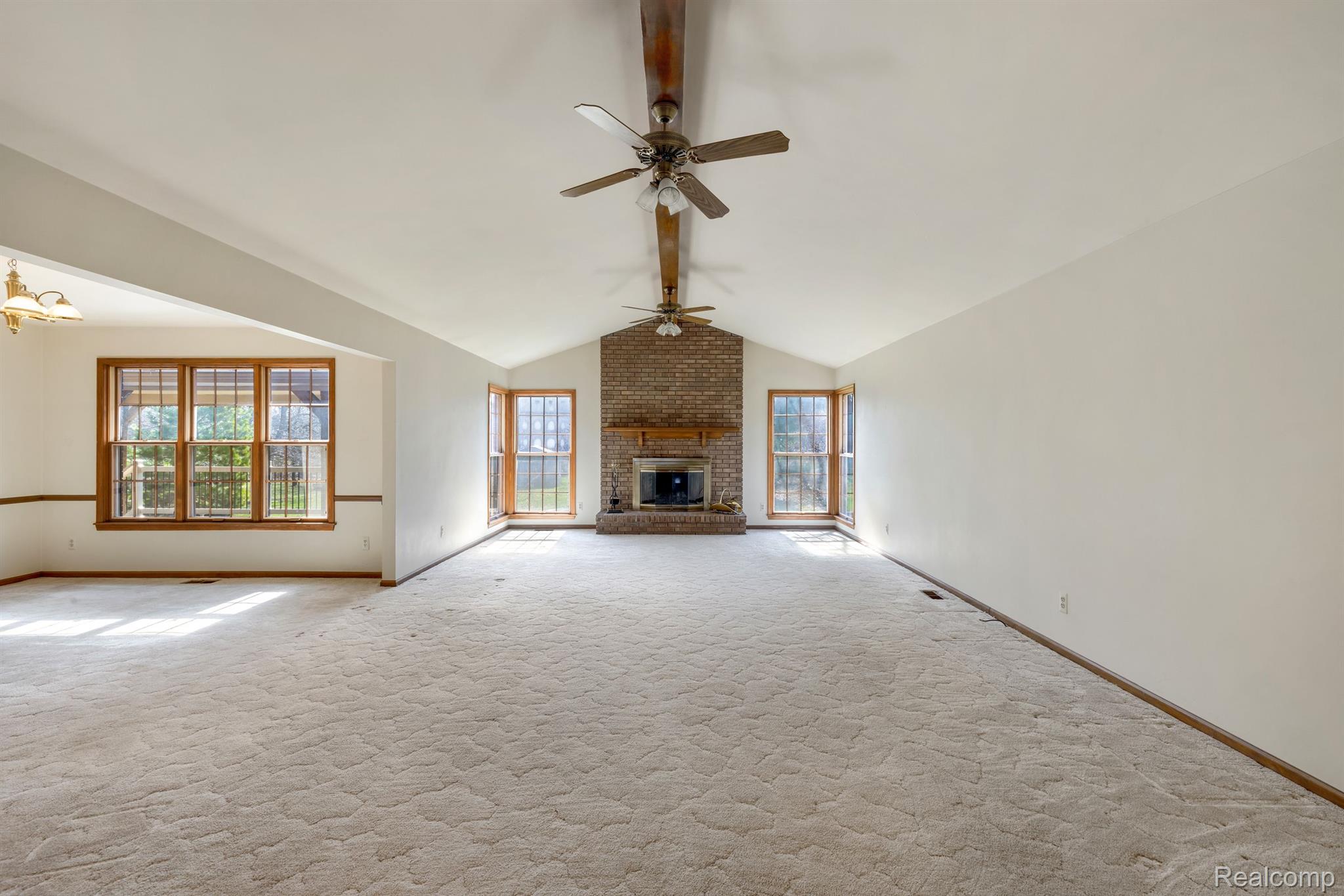 18035 Meridian Road Grosse Ile, MI 48138 - Photo 6 of 30 Great Room