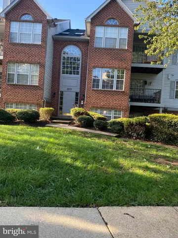 $225,000 | 2051 Alice Avenue, Unit 2051301, Oxon Hill, MD 20745
