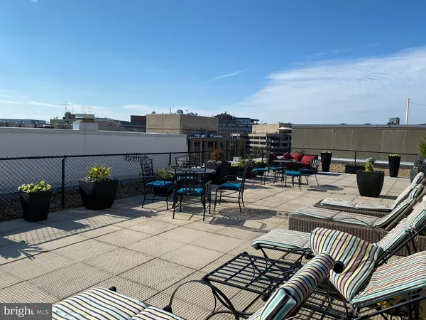 $2,300 | 1727 Massachusetts Avenue Northwest, Unit 102, Washington, DC 20036