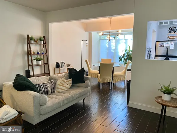 $2,300 | 1727 Massachusetts Avenue Northwest, Unit 102, Washington, DC 20036