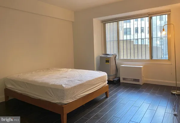 $2,300 | 1727 Massachusetts Avenue Northwest, Unit 102, Washington, DC 20036