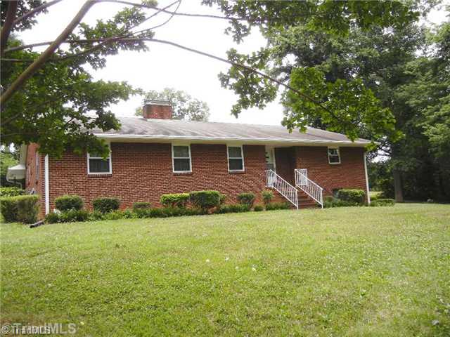 5285 Davis Road Walkertown, NC 27051 - Photo 1 of 13 Exterior Front.