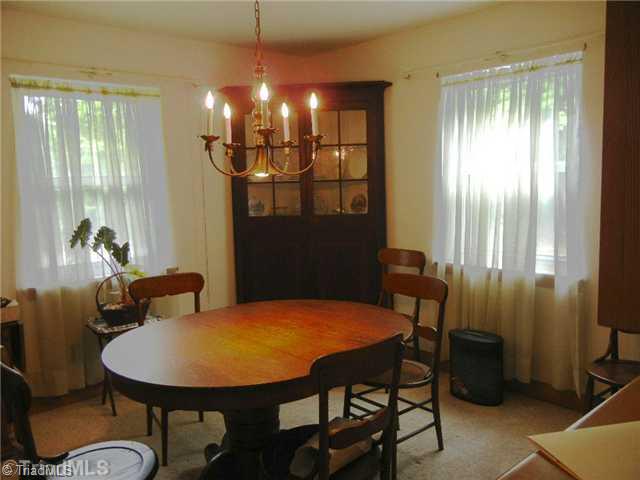 5285 Davis Road Walkertown, NC 27051 - Photo 3 of 13 Dining Room.